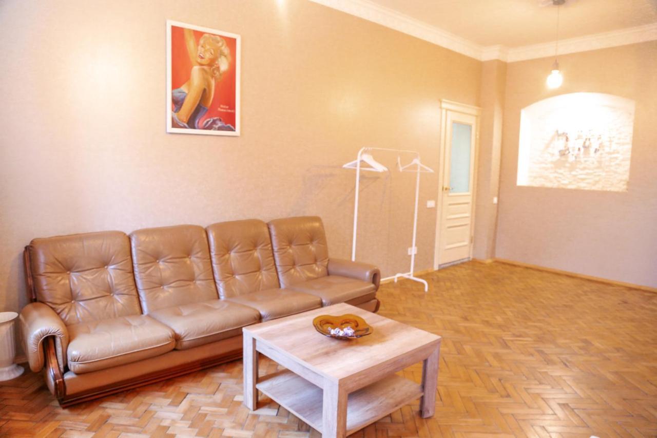 Monro - Heart Of Lviv Apartment ภายนอก รูปภาพ